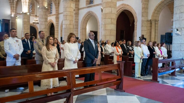 Destacan entrega y transparencia en 35 aniversarios del Plan Social