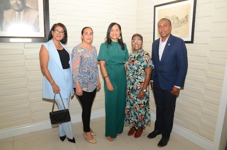 Realizan lanzamiento de comunidad “Palabra de Mujer LATAM”