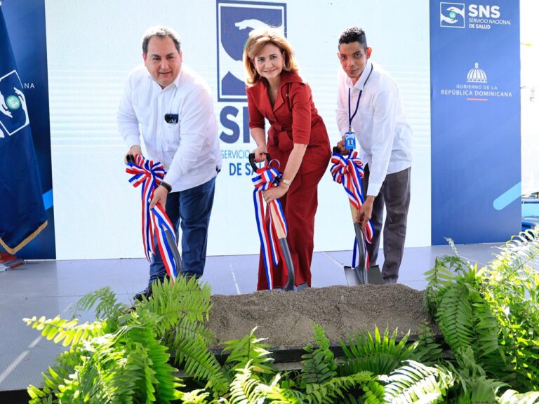 Vicepresidenta encabeza actos para remozamiento de dos hospitales