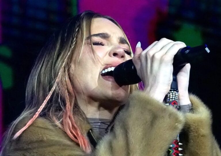 Belinda presume su triunfo sobre Christian Nodal; su canción “Cactus” supera a “La Intención” del cantante