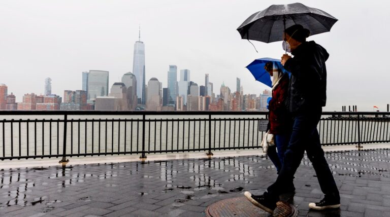 Hallan cadáver flotando en Hudson River de Nueva York