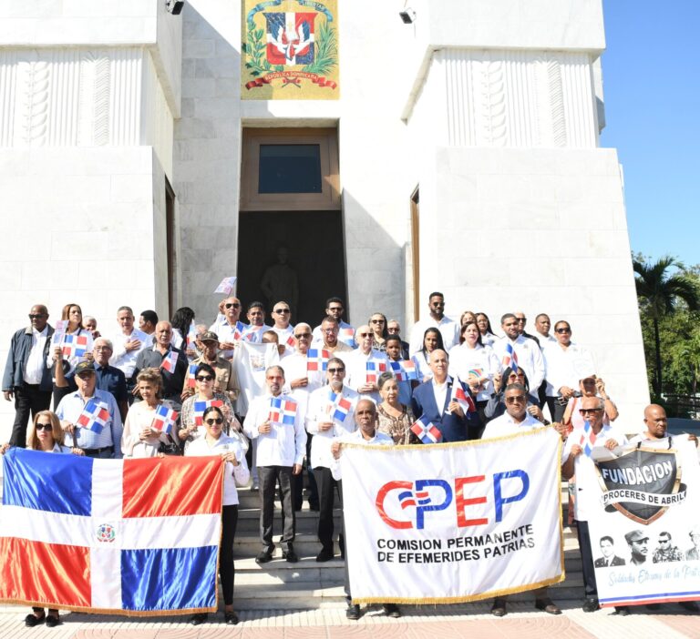 Rinden homenaje a Caamaño en 51 aniversario de su muerte