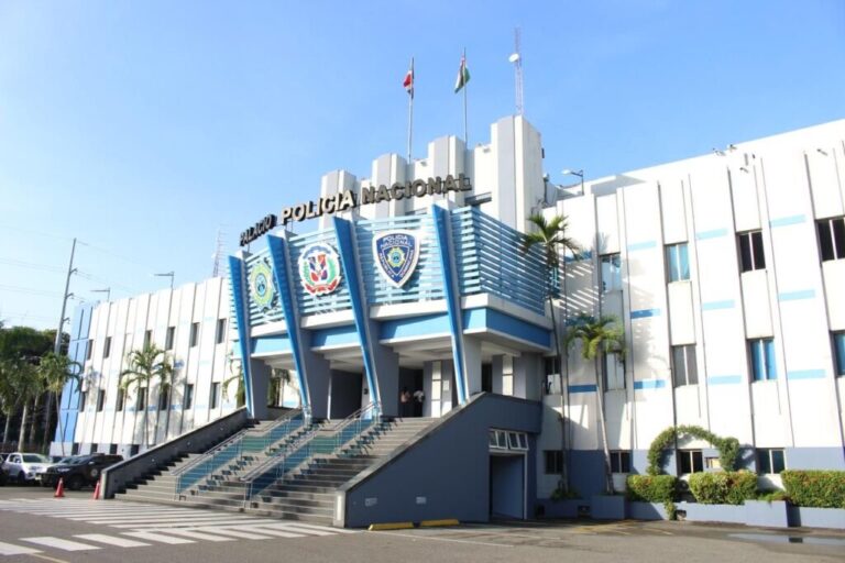 Policiales: Policía apresa varias personas con relación a muerte de una niña de 9 años en la avenida Máximo Gómez con Paseo de Los Reyes Católicos, DN. – Policía Nacional Dominicana