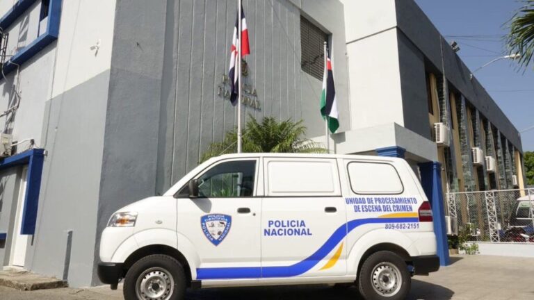 Policiales: Policía investiga hecho en que hombre resulta muerto en sector Guachupita, D.N, en medio de fuego cruzado entre agentes policiales y presunto delincuente – Policía Nacional Dominicana