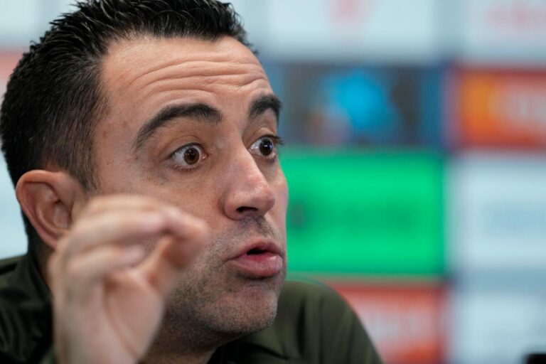 Xavi Hernández justificó la expulsión de Vitor Roque como un ajuste de cuentas del Caso Negreira