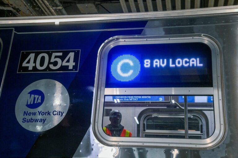 MTA: Si no se aplica el peaje de congestión en Manhattan se congelarán varios proyectos de modernización del Subway