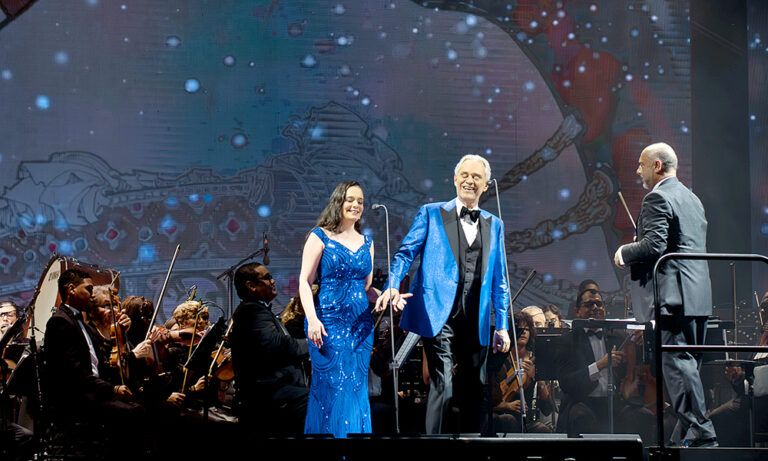 Andrea Bocelli besa a Santo Domingo con un concierto a luna llena