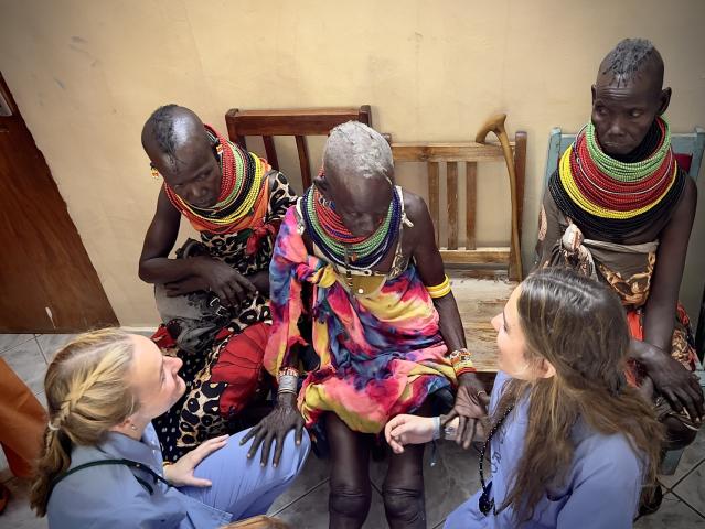 Veinte años de expedición de médicos españoles que socorre a Kenia