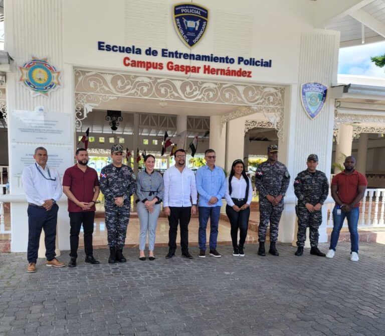 Policiales: Comisionado para la Reforma Policial visita Escuela de Entrenamiento Policial Campus Garpar Hernández. – Policía Nacional Dominicana