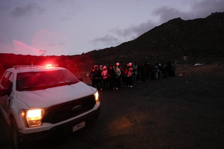 Niño y dos mujeres mueren tras ataque armado de sicarios contra un grupo de migrantes en México