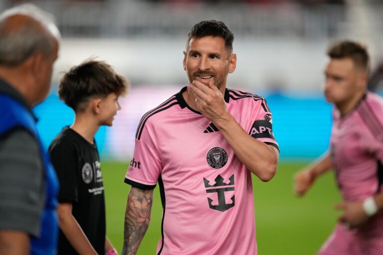 Lionel Messi muestra playlist para antes de sus partidos, con Bad Bunny y Maluma como protagonistas