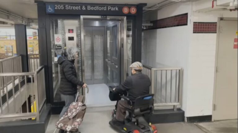 Tremont Avenue accesible para personas con descapacidad