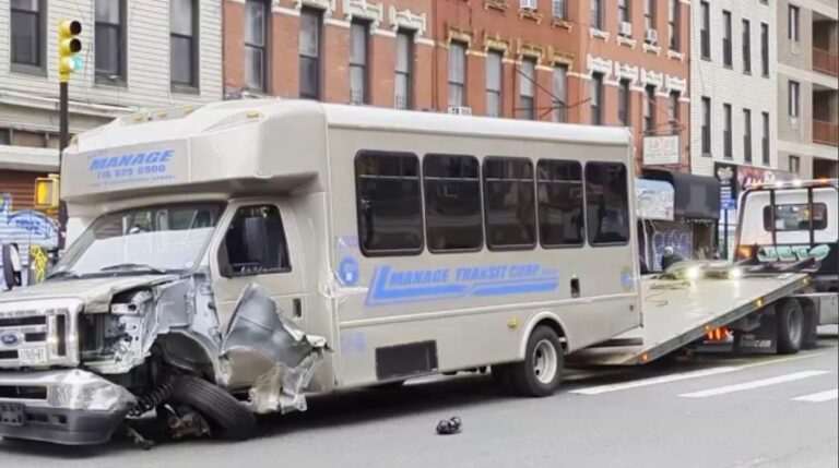 Cuatro heridos tras un accidente automovilístico en Brooklyn