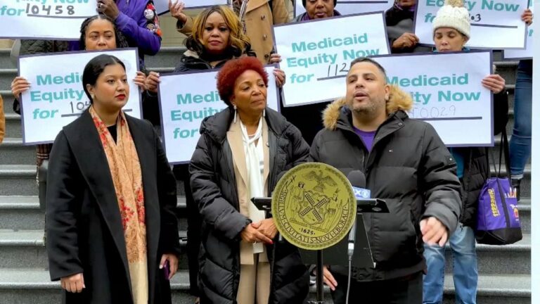 Piden a gobernadora Hochul que aumente pago por Medicaid