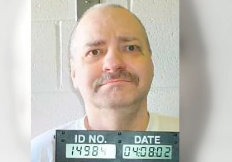 Suspenden ejecución de asesino en serie; no le hallaron una vía intravenosa