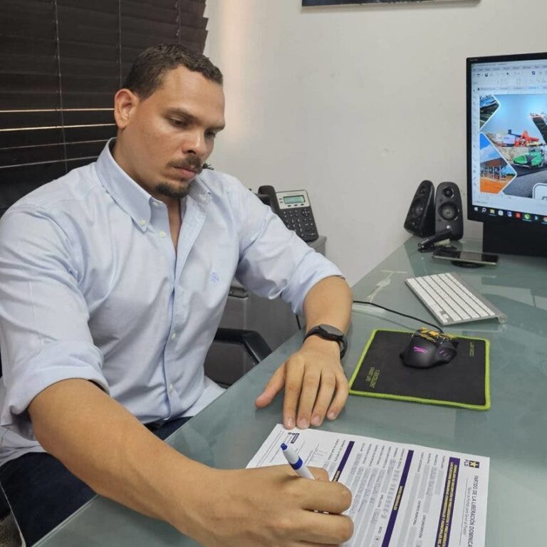 Renuncia del PRD excandidato a regidor en el DN