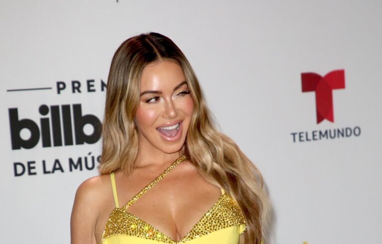 La reacción de Chiquis Rivera al salir de la corte en Los Ángeles por la demanda contra su abuelo Pedro Rivera