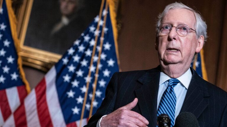 El líder republicano del Senado McConnell renuncia