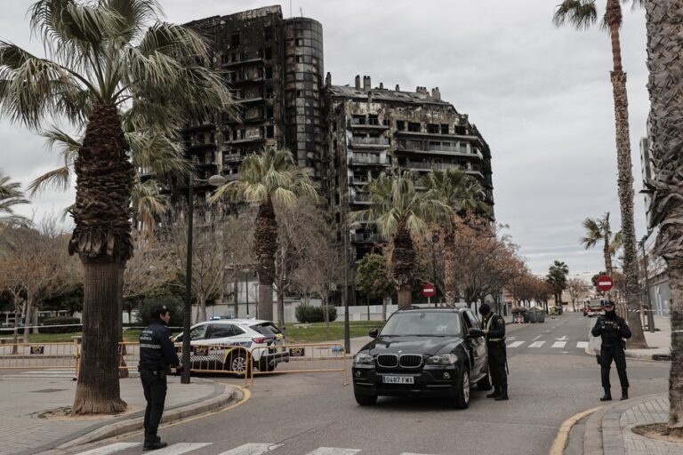 València, conmovida en el tercer día de luto por incendio que dejó 10 muertos