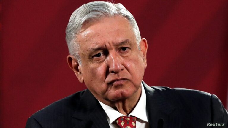 Presidente de México arremete contra YouTube por eliminar video  de periodista