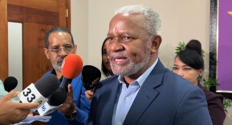 Melanio define rendición de cuentas de Abinader como un mitin de campaña 