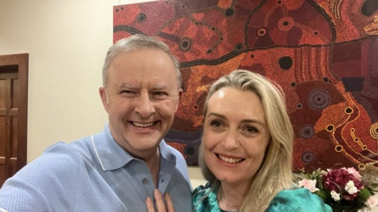 “¡Ella dijo sí!” Primer ministro de Australia se compromete con su novia tras San Valentín