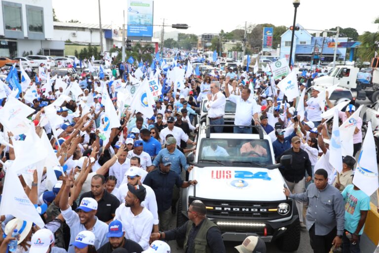 Abinader moviliza seguidores en Puerto Plata