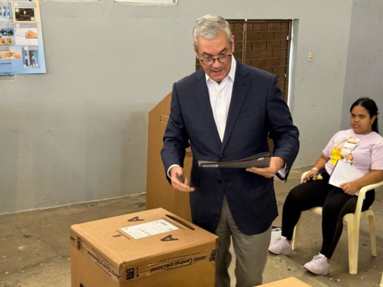 Gonzalo Castillo califica proceso electoral como una “fiesta de la democracia”