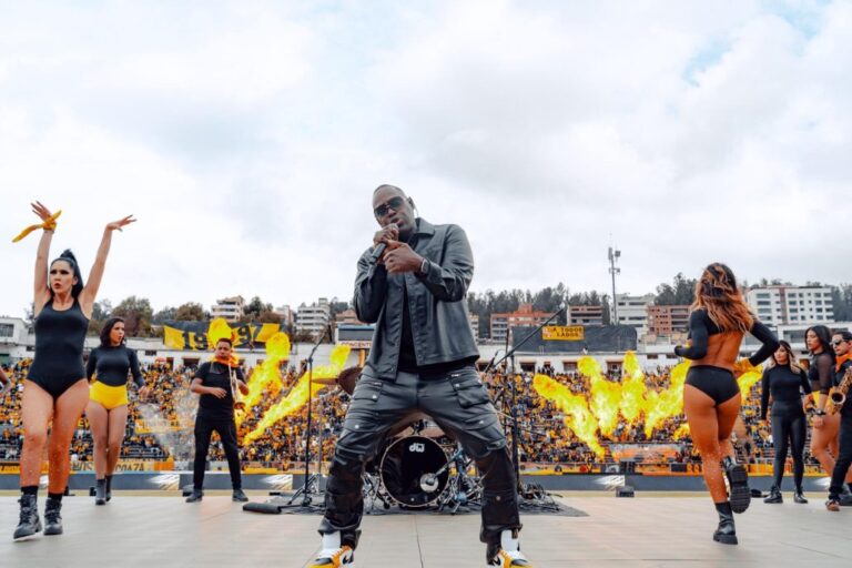Magic Juan deslumbra a mÃ¡s de 45 mil fanÃ¡ticos en âLa Noche Amarillaâ de Ecuador