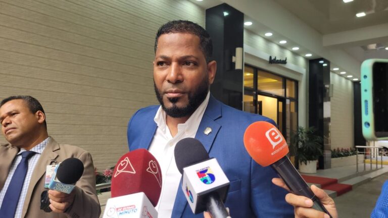 Denuncian empresa destruye la Loma del Puerto en Jarabacoa