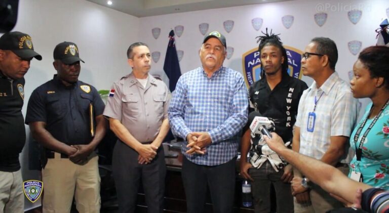 Policiales: Se entrega presunto delincuente escapó ayer de persecución policial en Guachupita, D.N. – Policía Nacional Dominicana