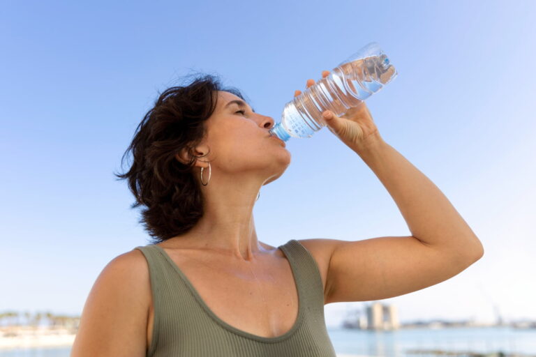 Por qué nunca deberías volver a comprar una botella de agua