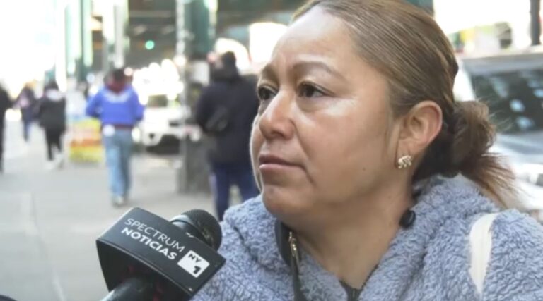 Antes caminaba bien segura, ahora no: residente de Queens