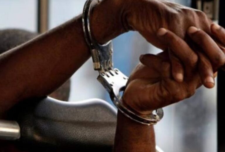 Entregan adolescente implicado en hecho donde fue muerto un hombre en Sabana Perdida