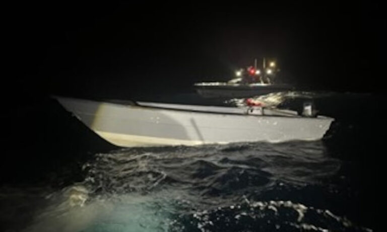 Guardia Costera repatria a 28 dominicanos