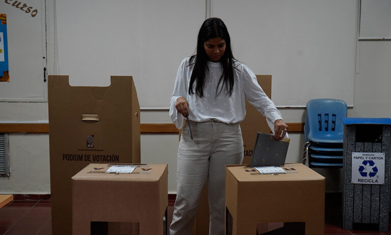 CEC acertó 23 de 25 candidatos en comicios del 18