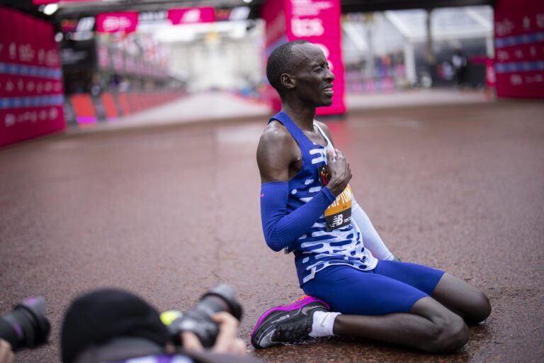 Muere en un accidente de tráfico Kelvin Kiptum, plusmarquista mundial de maratón