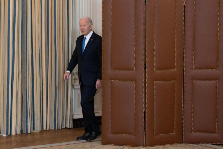 ¿Por qué se ve a Biden mucho más mayor que a Trump si sólo se llevan tres años?