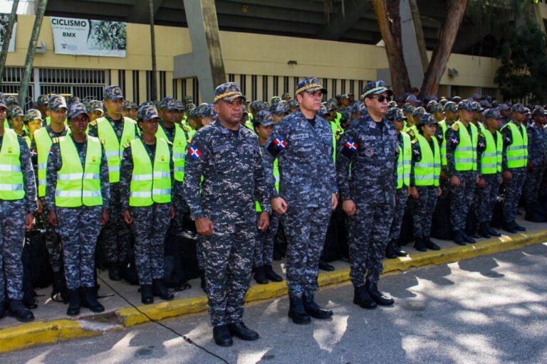 Policiales: Policía arenga a sus miembros para la preservación del orden y la tranquilidad en las elecciones municipales 2024. – Policía Nacional Dominicana