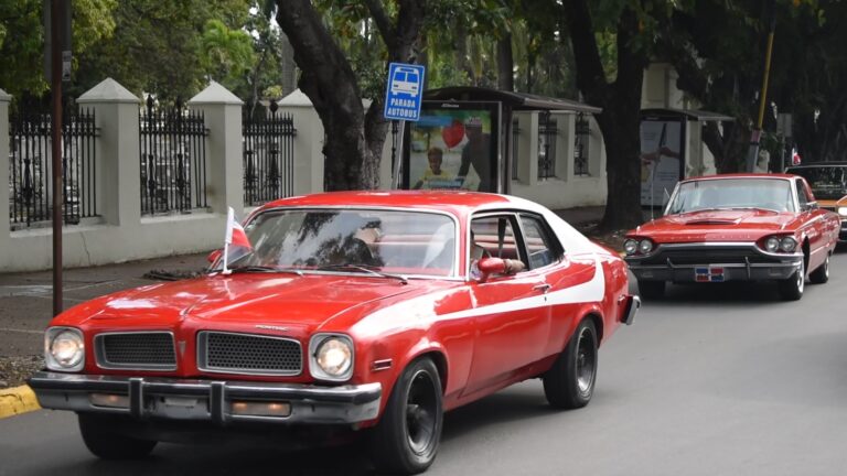 Invitan disfrutar este domingo del desfile autos antiguos