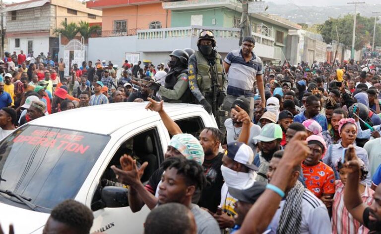Vandalismo sume en el caos a Haití; seis muertos