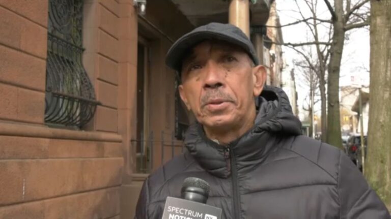 ‘Ese muchacho debe ser condecorado’: sobre bombero hispano