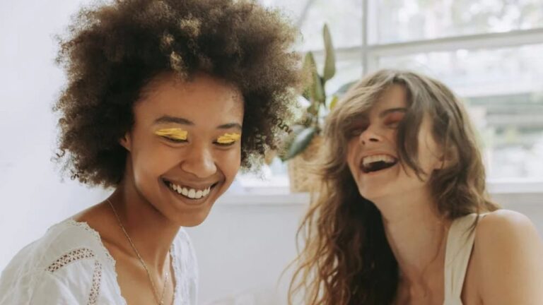 Los 15 secretos de la felicidad según artículo de la CNBC News