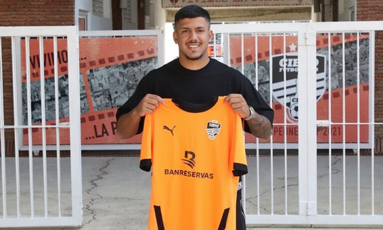 Michael Sambataro se une al Cibao FC