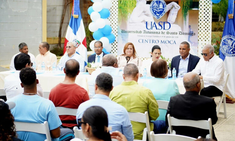 UASD Moca da apertura a docencia; Senador Carlos Gómez destaca labor del comité Pro-UASD