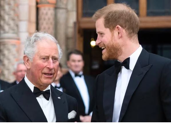 La visita del príncipe Harry al rey Carlos III abre la puerta a la reconciliación familiar