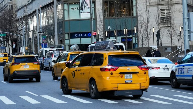 Conductores de taxi en desacuerdo con tarifa de congestión