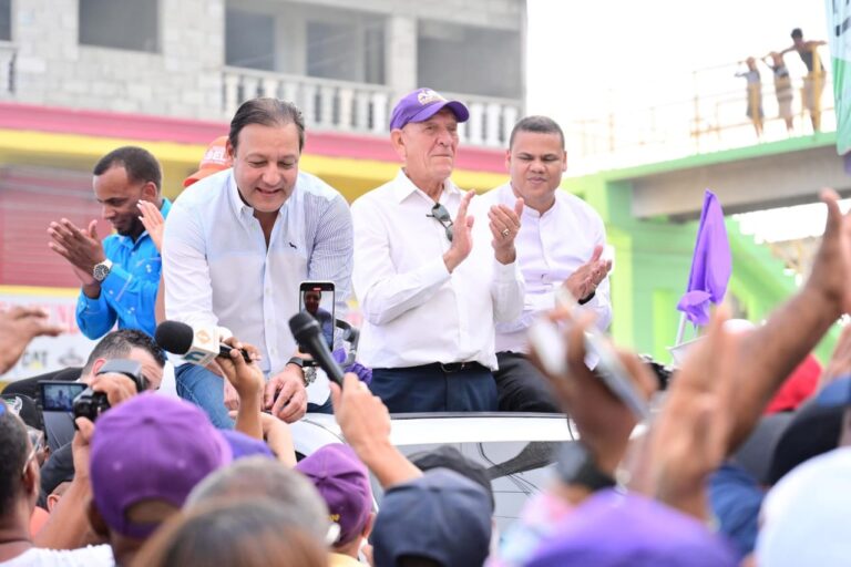 Abel Martínez: “Con Isaac Díaz y el PLD, Azua está llena de dignidad”