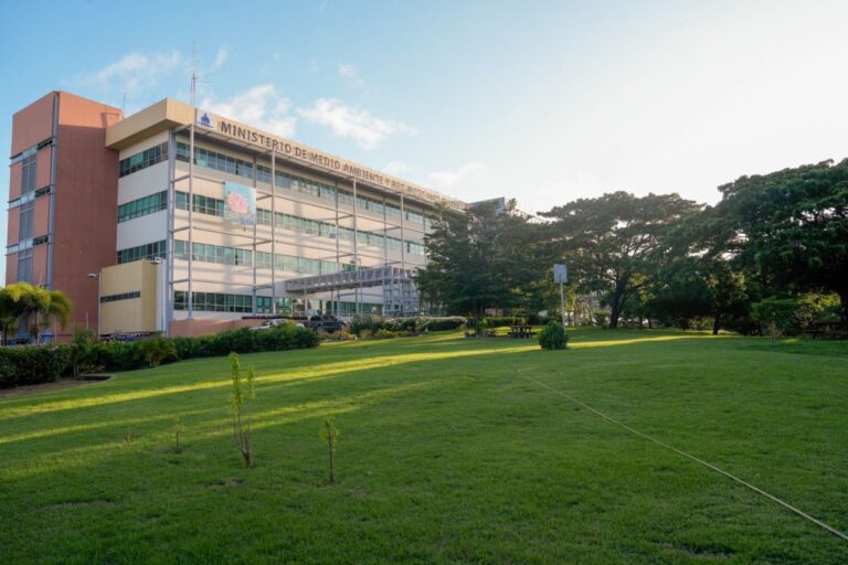 Viceministerio de Suelos y Aguas informa que se apegó a la ley ambiental para autorizar la nivelación de un terreno en Arroyo Hondo #FVDigital