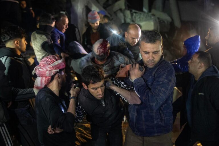 Hamás dice que Israel mató a más civiles que esperaban ayuda humanitaria en Gaza: “Horrible masacre”